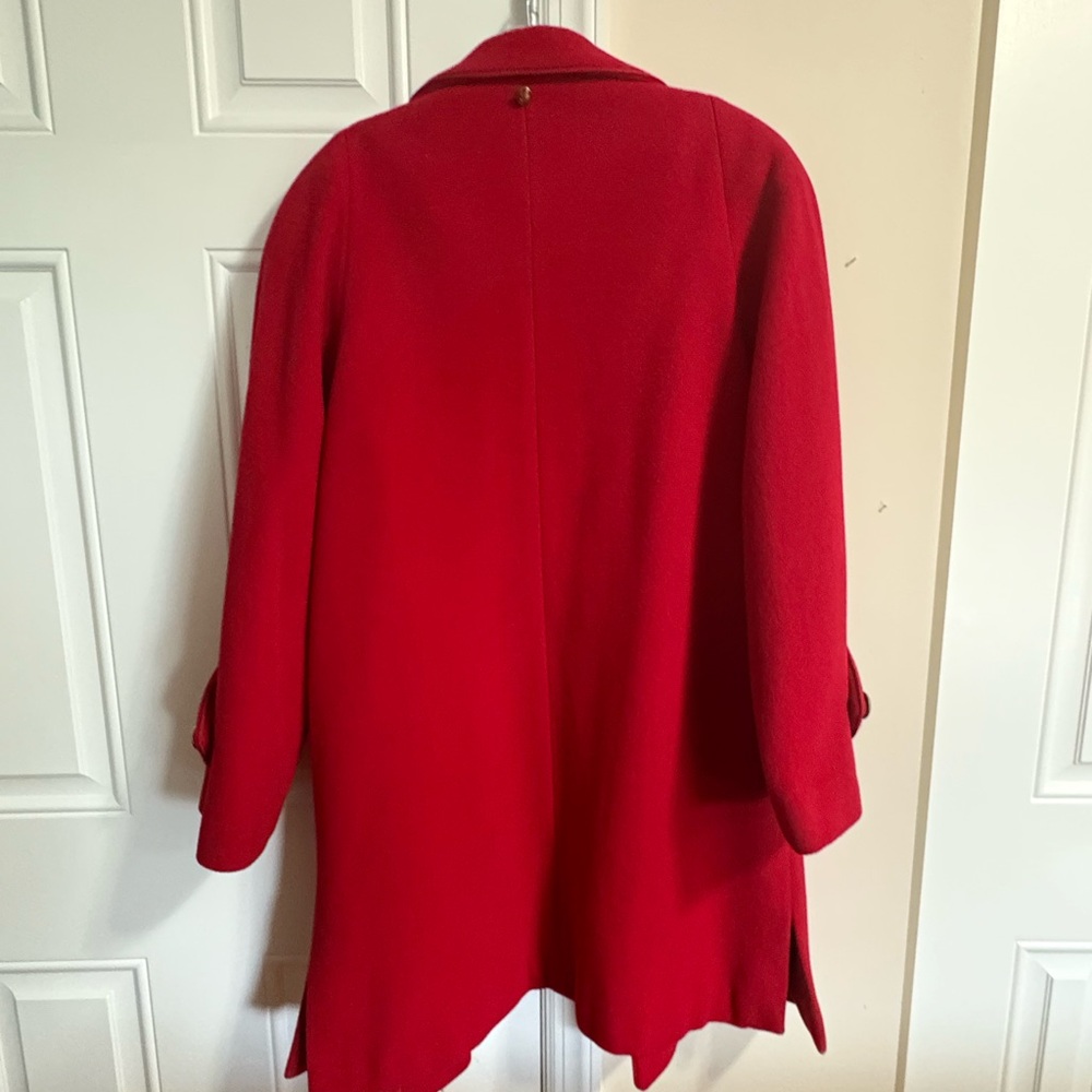 Dennis Basso Red Trench Coat with Faux Fur Collar - Picture 3 of 6